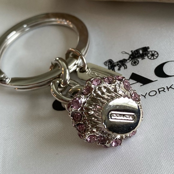 NEW COACH KEYCHAIN PURSE BAG CHARM CUPCAKE MUFFIN SWAROVSKI CRYSTAL RHINESTONE - Picture 4 of 8